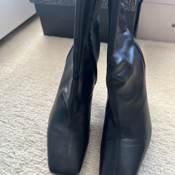 Tony Bianco size 7 ankle booties great condition - Picture 4 of 7